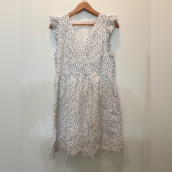 Ann Taylor Loft Dresses & Skirts - Ann Taylor‎ Loft Floral Dress in White - Size 6.